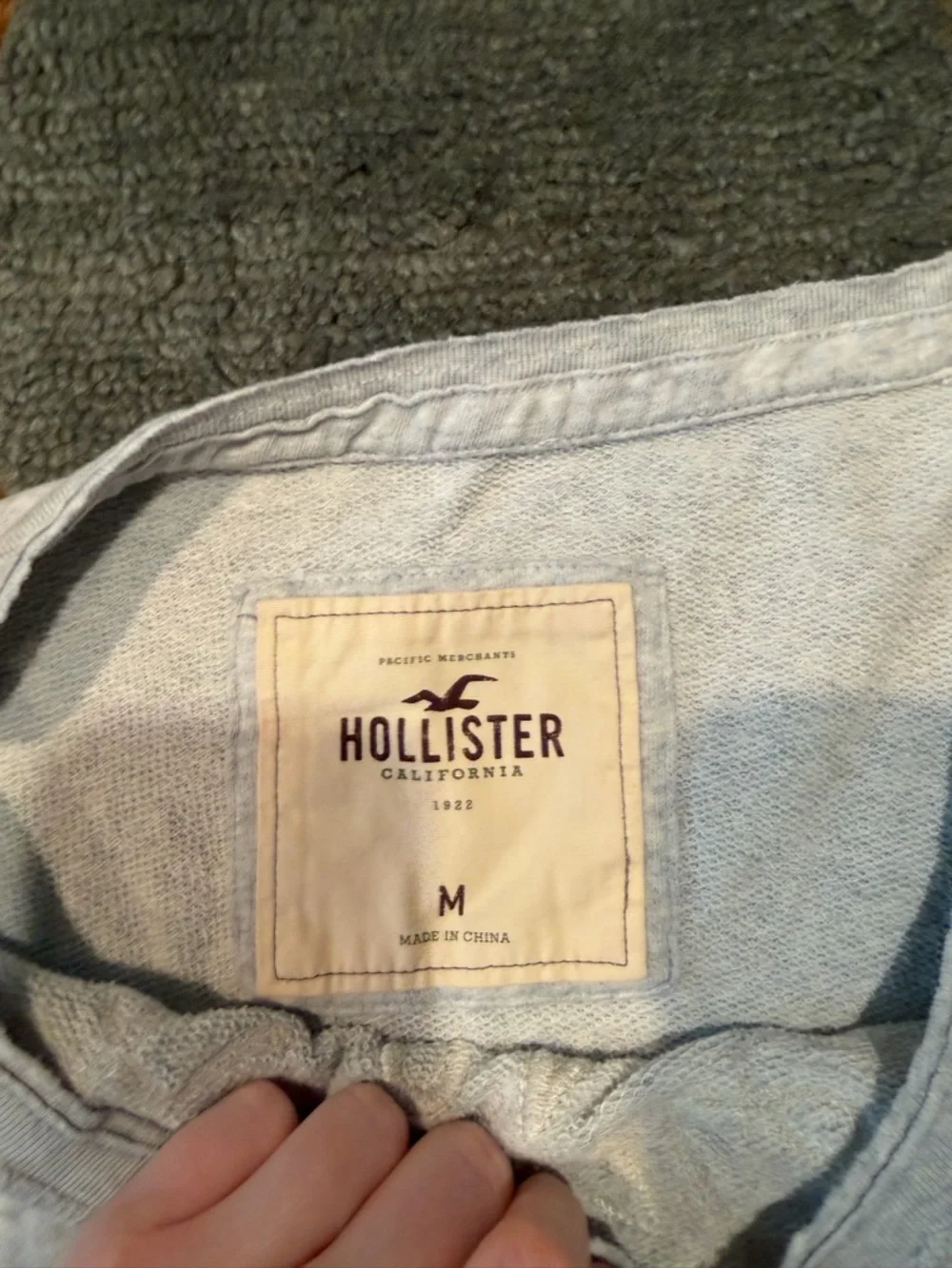 Hollister Co. Y2K Style Off The Shoulder Sweatshirt Size Medium See All Pics - Picture 6 of 7